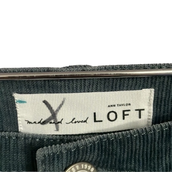 Loft women's size 24 green corduroy pants - Picture 4 of 5